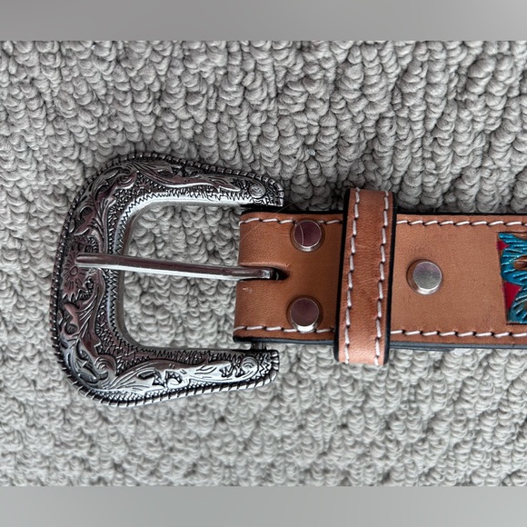 Ariat Womens Tooled Leather Belt
Colorful
A1567008
Western
Rodeo
Equestrian
Sz M - Picture 4 of 15